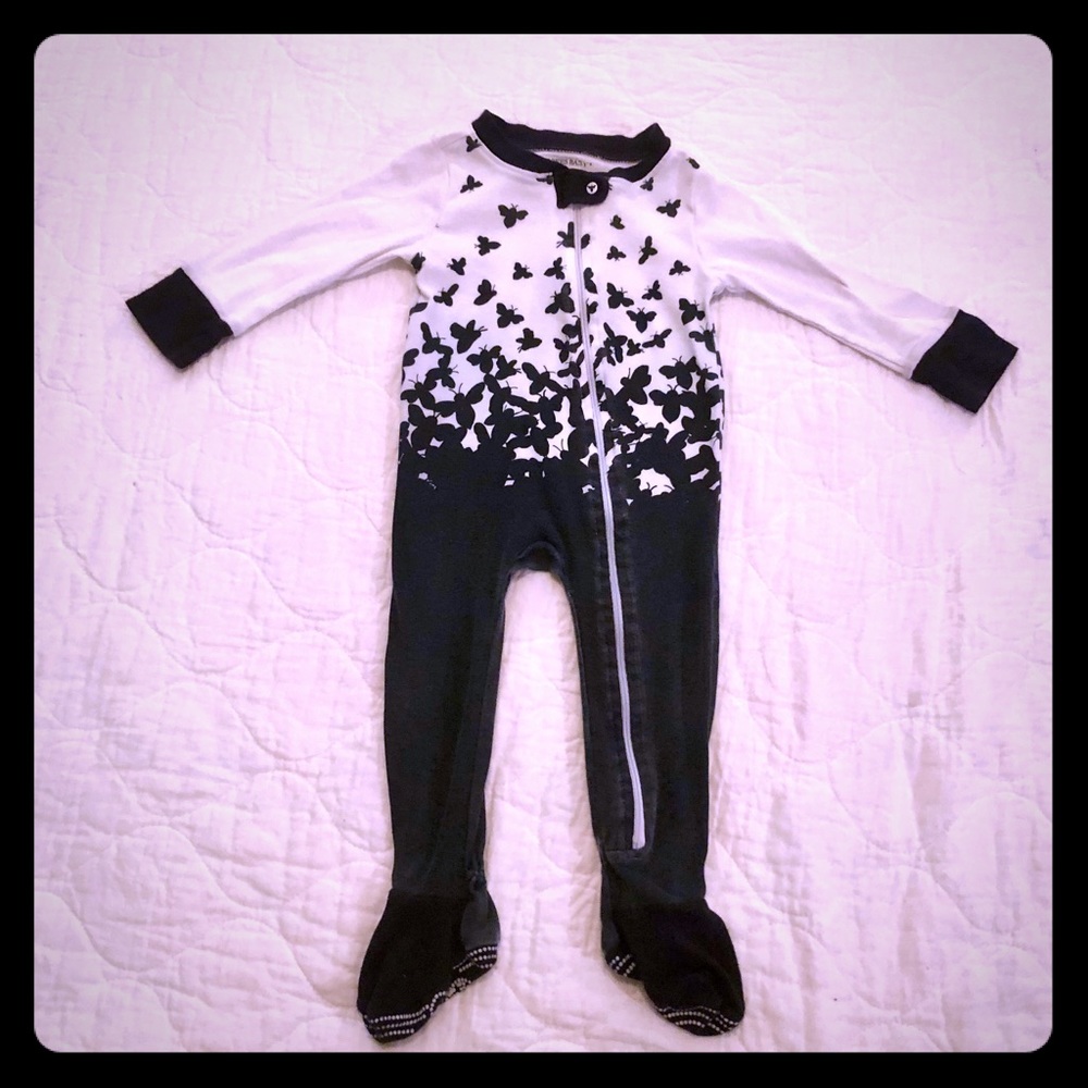 Burt’s Bees organic cotton zip-up footed onesie